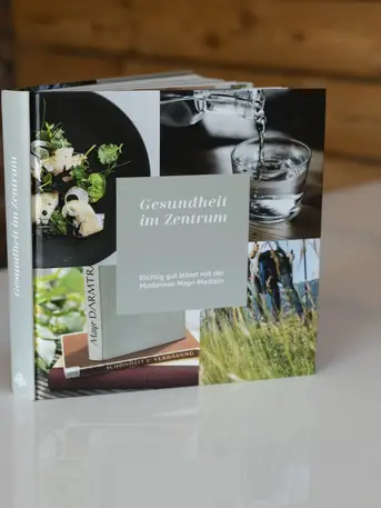Buchcover Gesundheit im Zentrum 