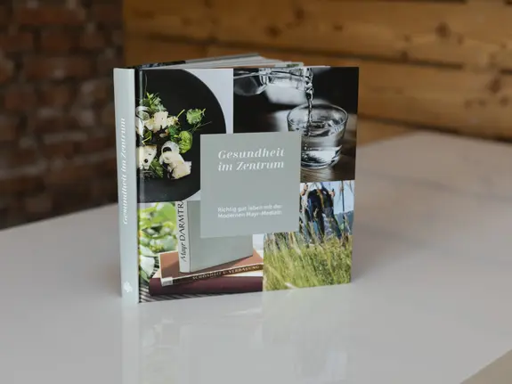 Buchcover Gesundheit im Zentrum 