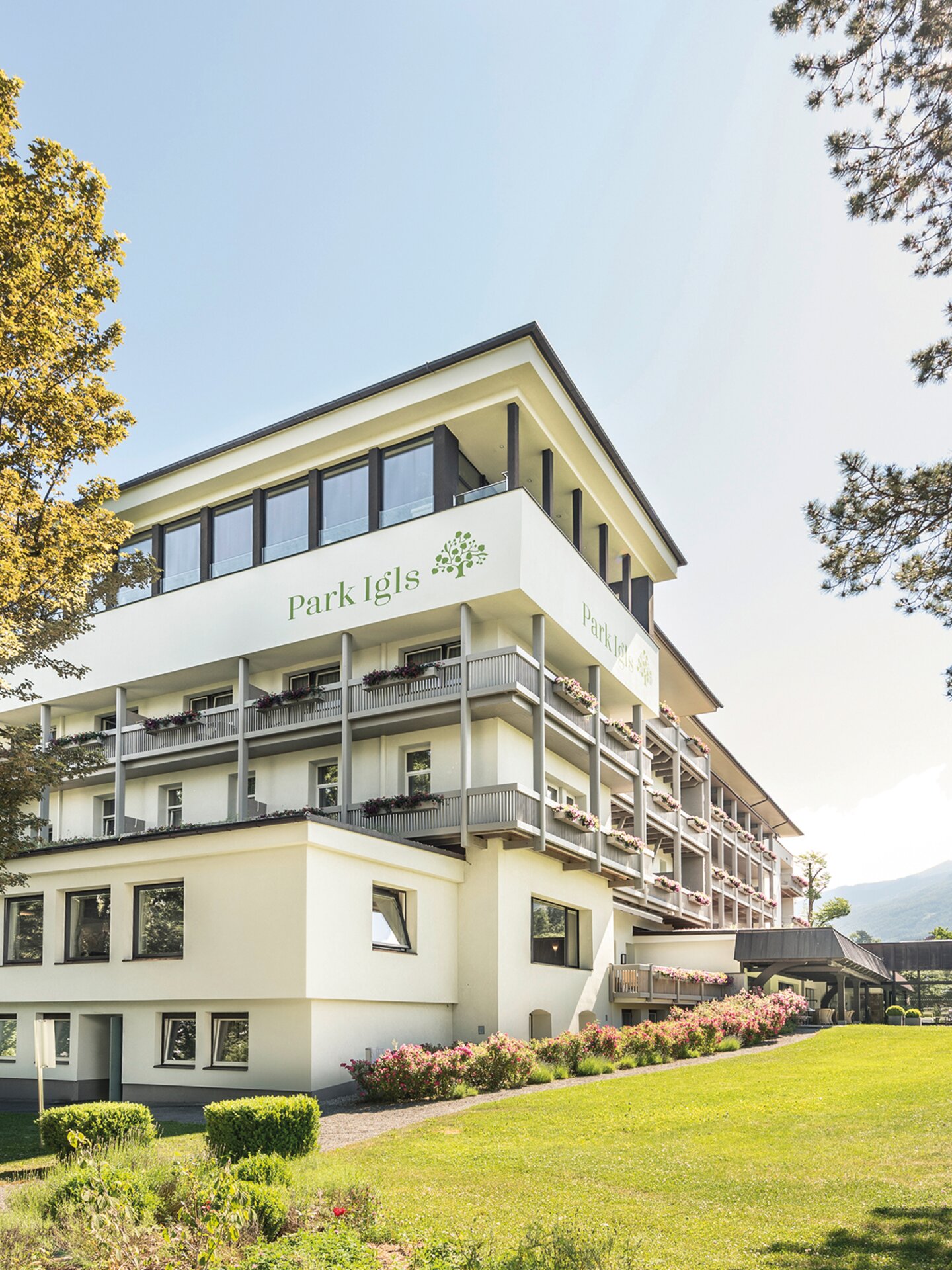 Park Igls exterior view in summer 