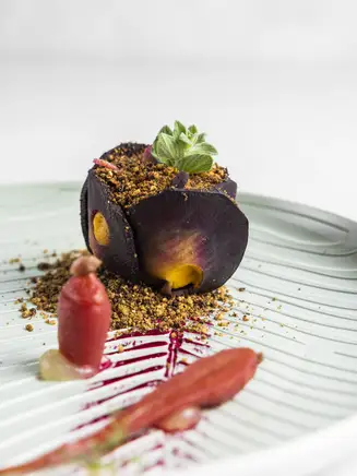 Extravagante Nachspeise mit Verzierungen 