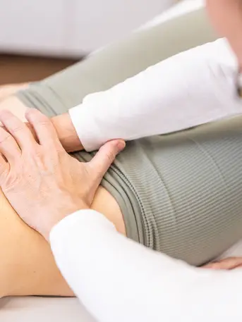 Sanfte Bauchmassage