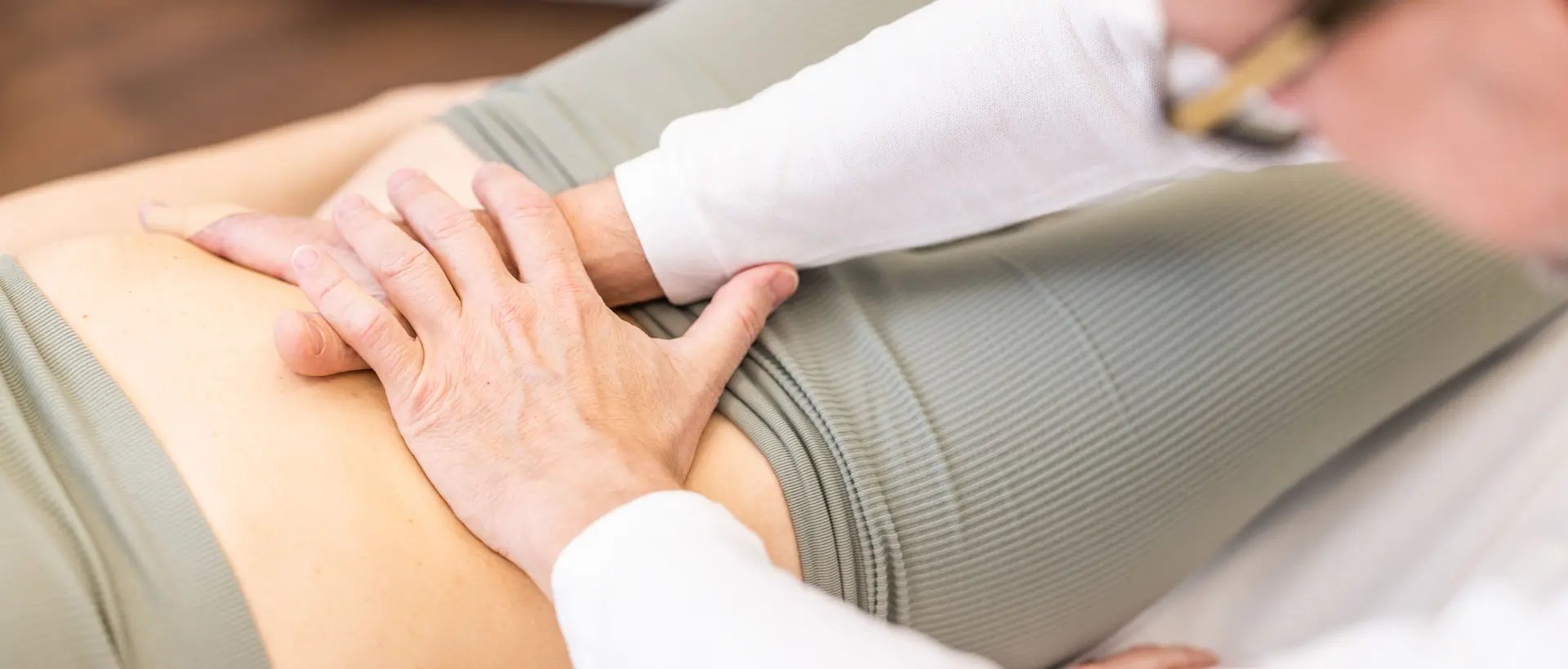 Sanfte Bauchmassage