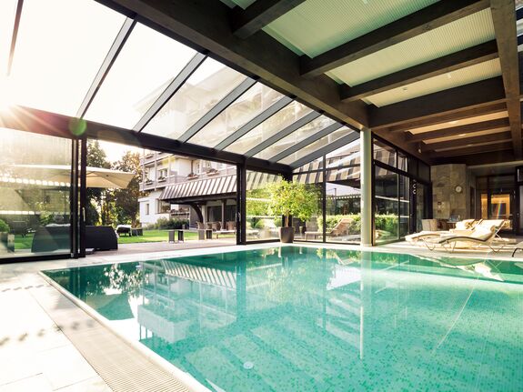 Schwimmbad im Resort