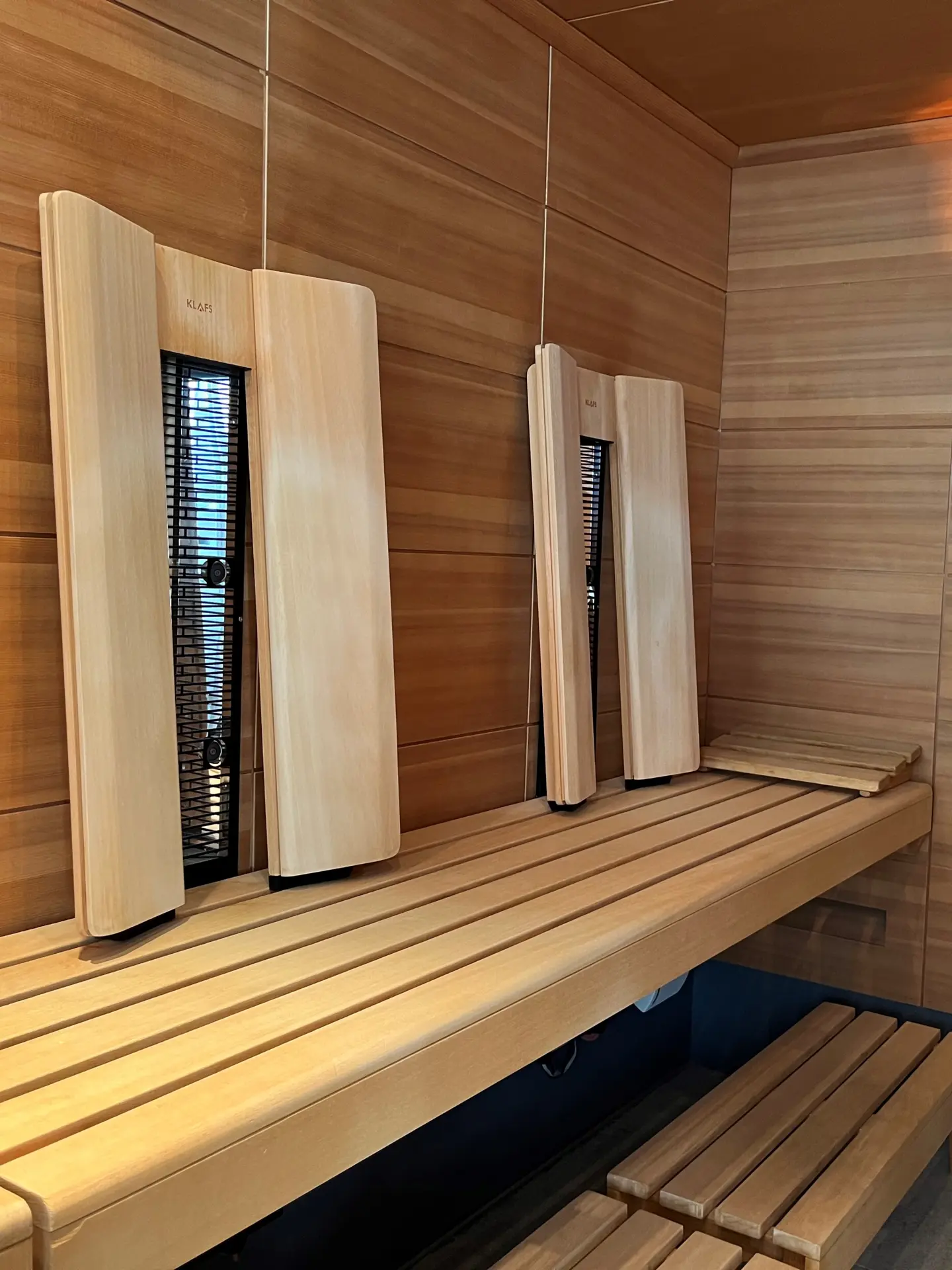 Infrared cabin with wood panelling