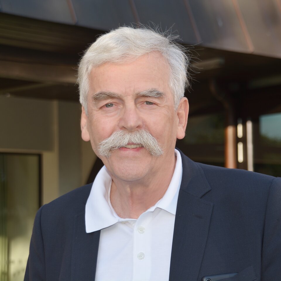 © Gesundheitszentrum Igls GmbH (Fotograf Fred Einkemmer) Portrait Prof. Dr. Franz Aigner, Facharzt für Chirurgie, Innsbruck | © Gesundheitszentrum Igls GmbH (Fotograf Fred Einkemmer)