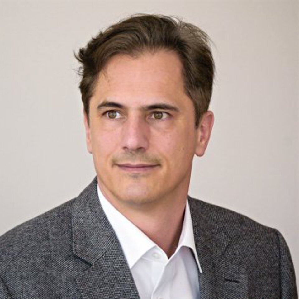 Dr. Pinggera