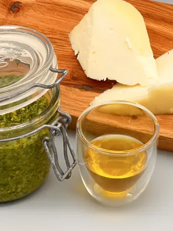 Wild garlic pesto with pecorino