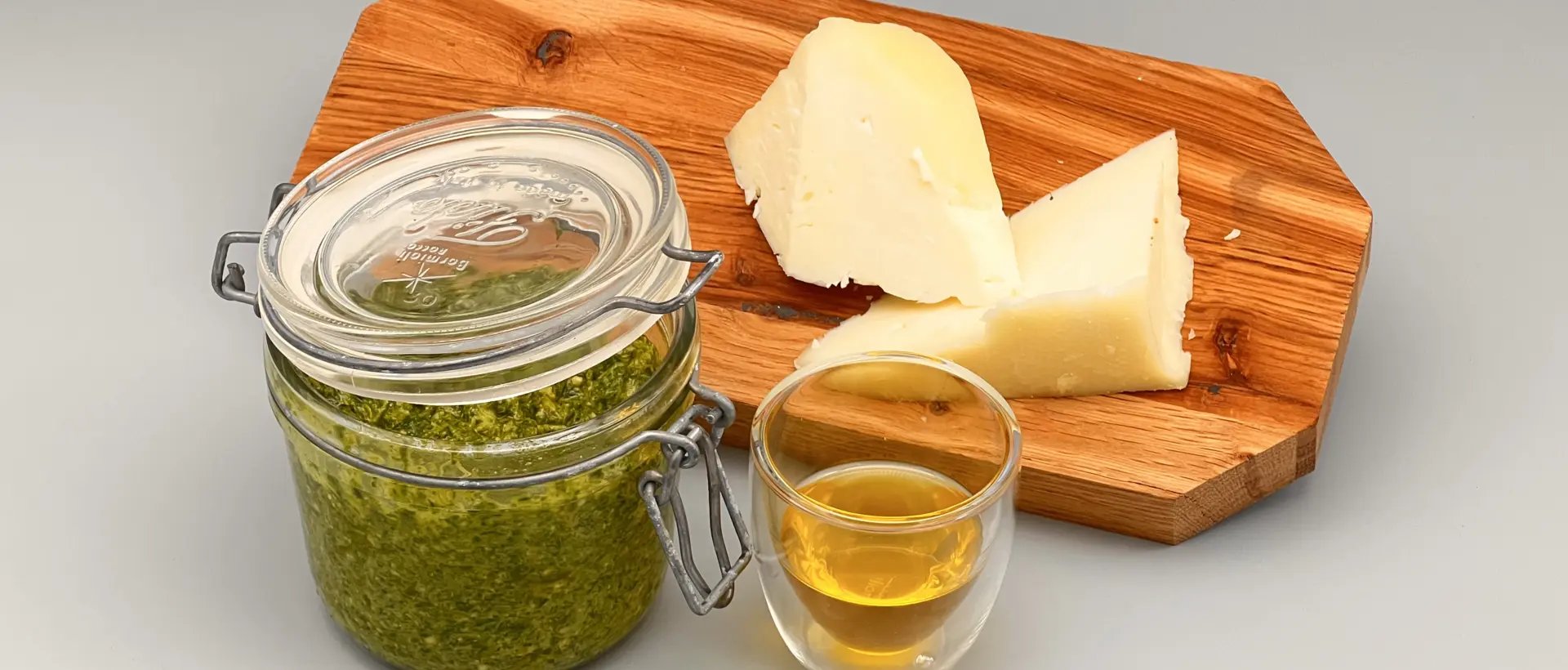 Wild garlic pesto with pecorino