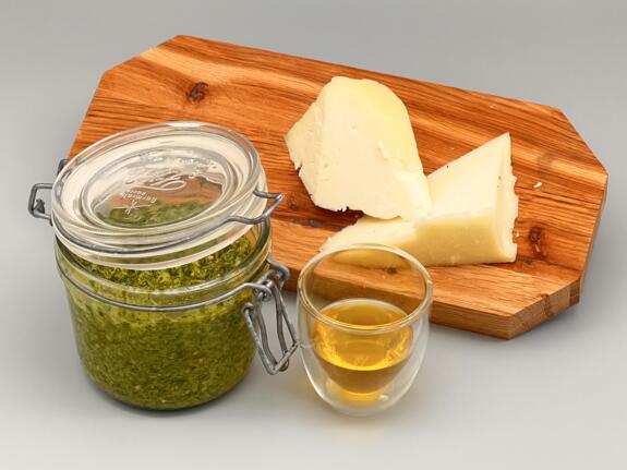 Wild garlic pesto with pecorino
