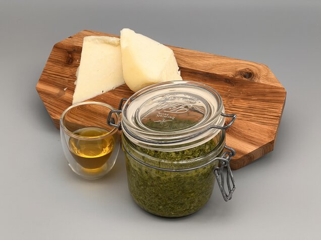 Wild garlic pesto with pecorino