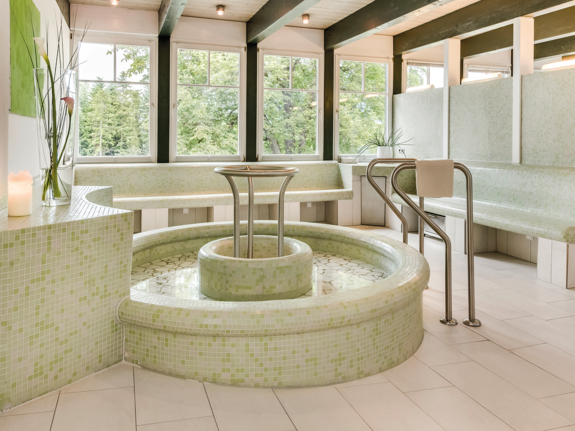 Kneippbecken im Park Igls