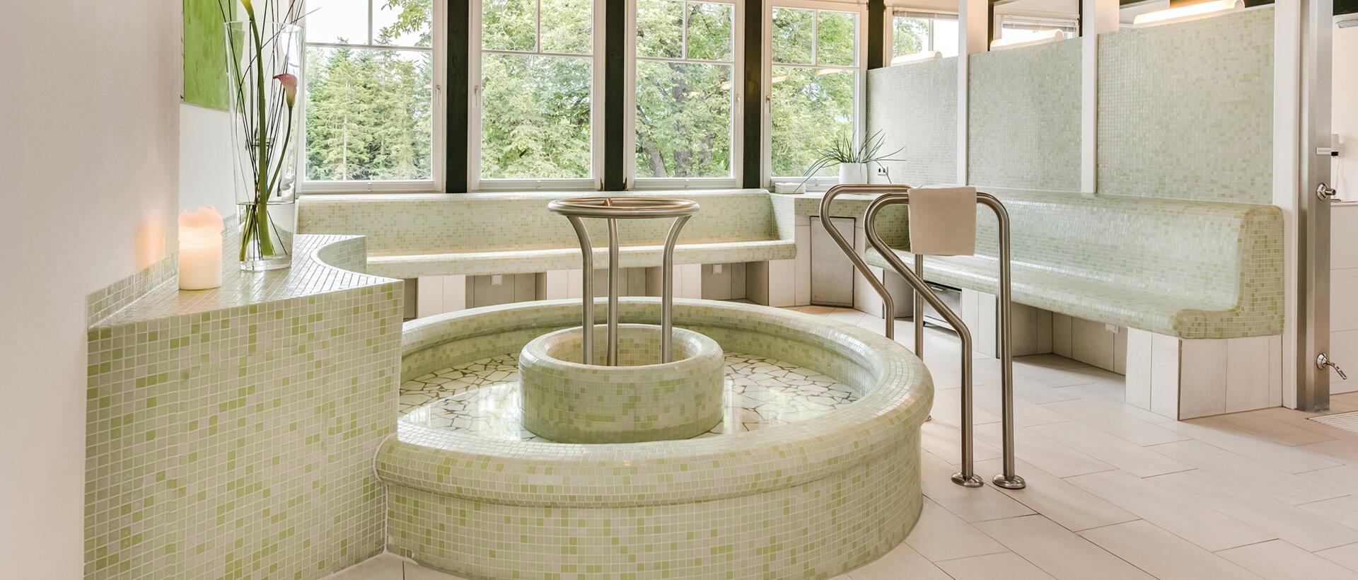 Kneipp basin in Igls Park