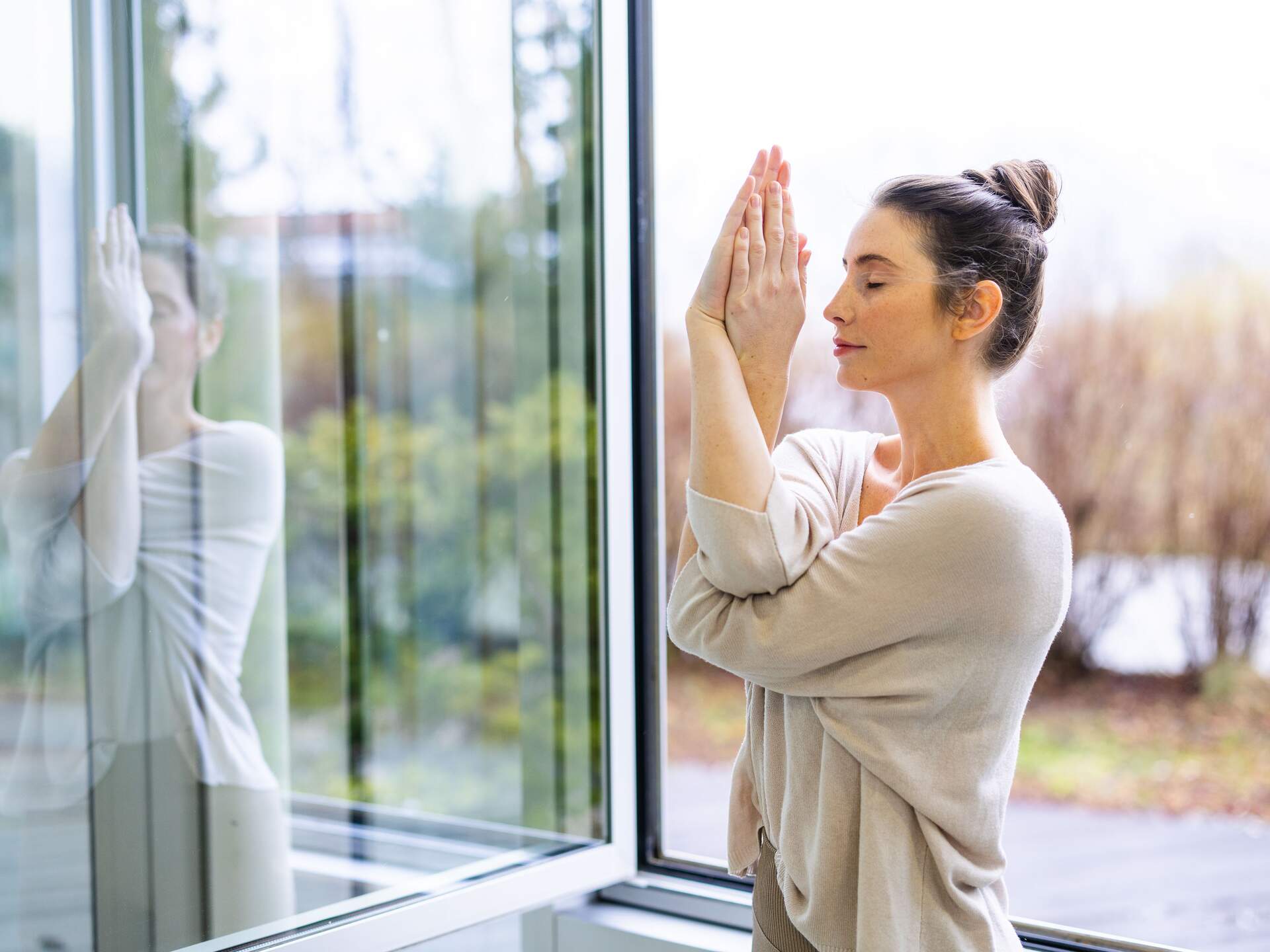 Frau beim Yoga 