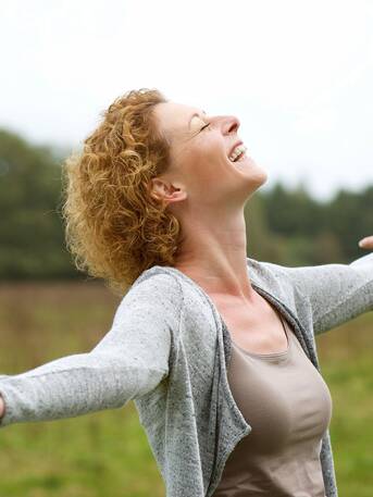 Frau genießt Training