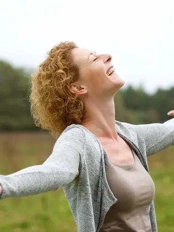 Frau genießt Training